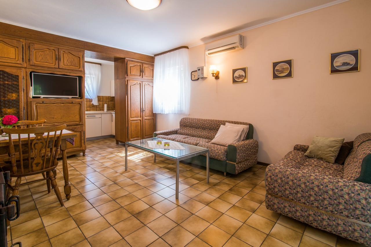 Apartments Palme Malinska Extérieur photo
